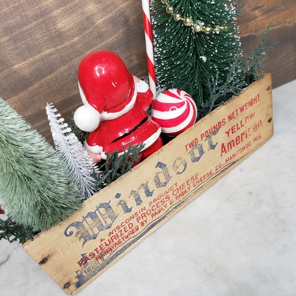 Vintage Windsor American cheese box Christmas decor with vintage Santa - Picture 5 of 6